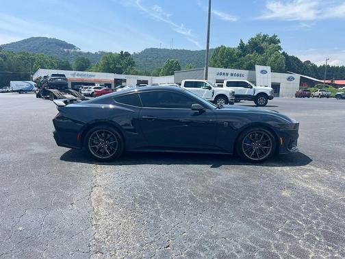 2024 Ford Mustang Dark Horse