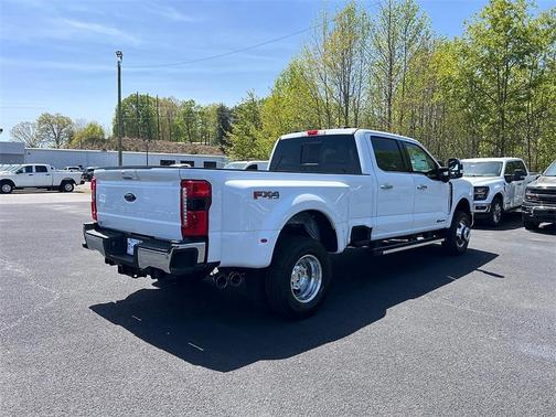 2025 Ford F-350 Lariat Super Duty