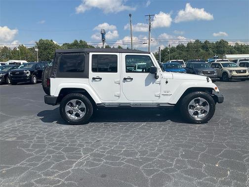 2017 Jeep Wrangler Unlimited Sahara