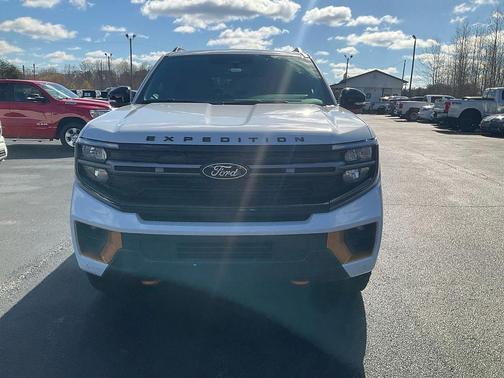 Beige Clearcoat Metallic 2026 Ford Expedition Tremor