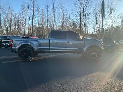 2022 Ford F-450 Platinum