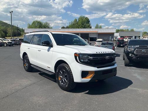 Oxford White 2026 Ford Expedition Tremor