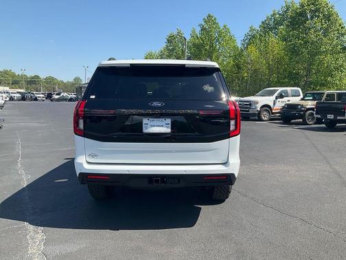 Oxford White 2026 Ford Expedition Tremor