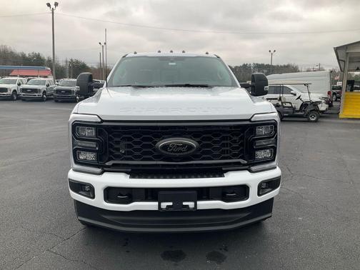 Oxford White 2026 Ford F-250 Lariat