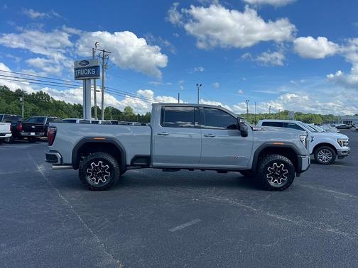 2025 GMC Sierra 2500 AT4