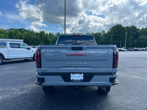 2025 GMC Sierra 2500 AT4