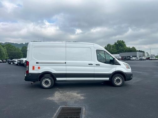 2024 Ford Transit-250 148 WB Medium Roof Cargo