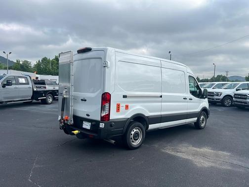 2024 Ford Transit-250 148 WB Medium Roof Cargo