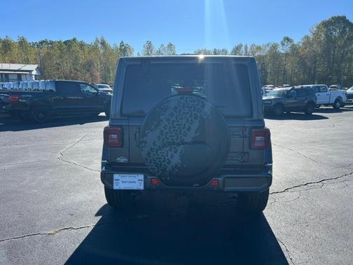 2021 Jeep Wrangler Unlimited Sahara Altitude