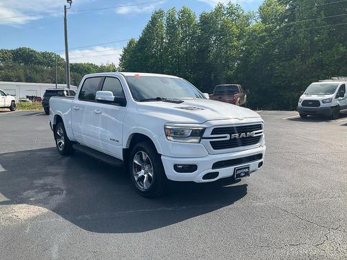 Bright White Clearcoat 2020 RAM 1500 Laramie