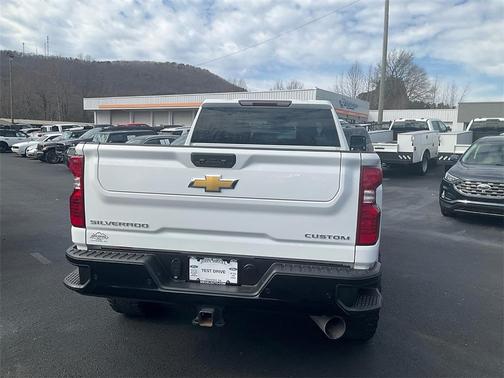 2024 Chevrolet Silverado 2500 Custom