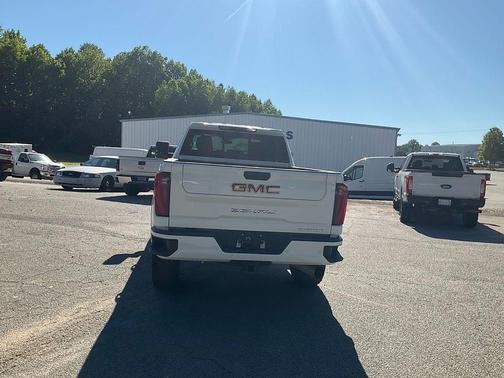 Summit White 2024 GMC Sierra 2500 Denali