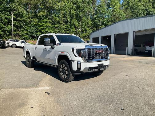 Summit White 2024 GMC Sierra 2500 Denali