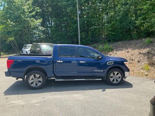 Gray 2017 Nissan Titan SV