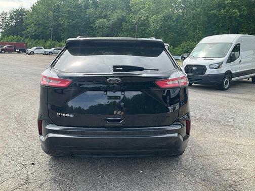 Black Metallic 2022 Ford Edge SE