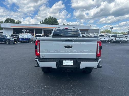 2025 Ford F-350 Lariat Super Duty