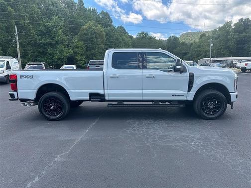 2025 Ford F-350 Lariat Super Duty