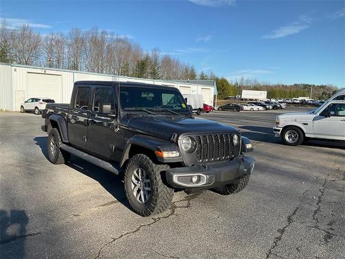 2023 Jeep Gladiator Sport