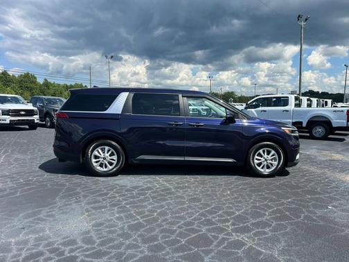 2022 Kia Carnival LXS