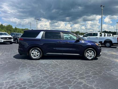 2022 Kia Carnival LXS