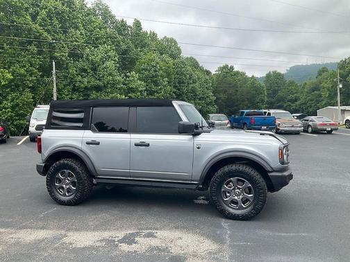Iconic Silver Metallic 2023 Ford Bronco Big Bend
