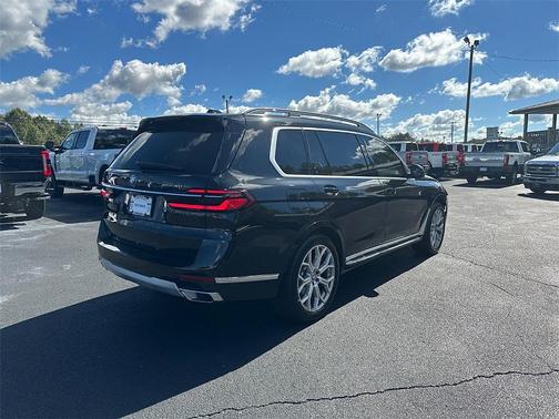 2023 BMW X7 xDrive40i