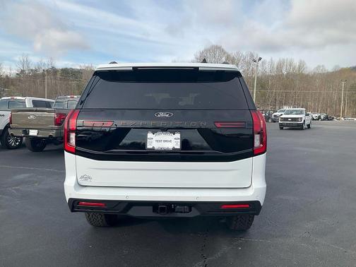 PYZ 2026 Ford Expedition Tremor