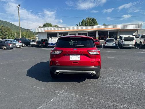 2020 Ford Escape SE