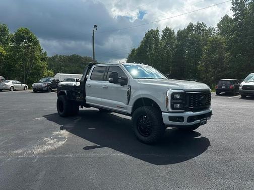 2025 Ford F-350 Lariat Super Duty