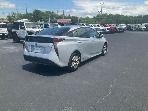 Classic Silver Metallic 2017 Toyota Prius Four