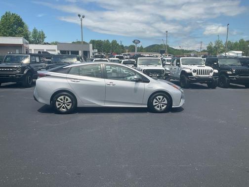 Classic Silver Metallic 2017 Toyota Prius Four