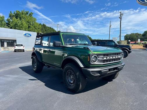 2025 Ford Bronco Base