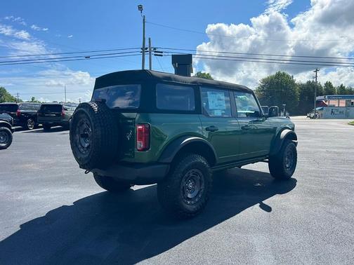 2025 Ford Bronco Base