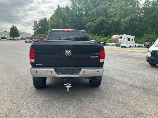 Brilliant Black Crystal Pearlcoat 2017 RAM 2500 Tradesman