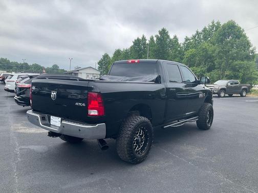 Brilliant Black Crystal Pearlcoat 2017 RAM 2500 Tradesman