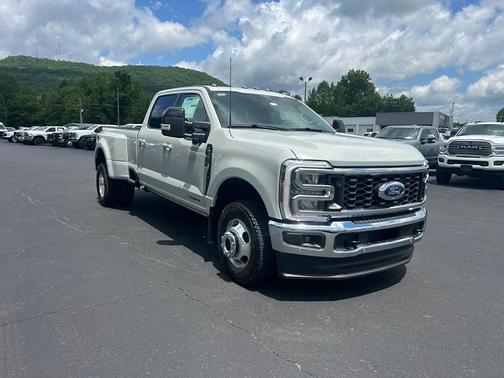 2025 Ford F-350 Lariat Super Duty