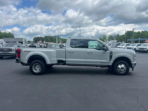 2025 Ford F-350 Lariat Super Duty