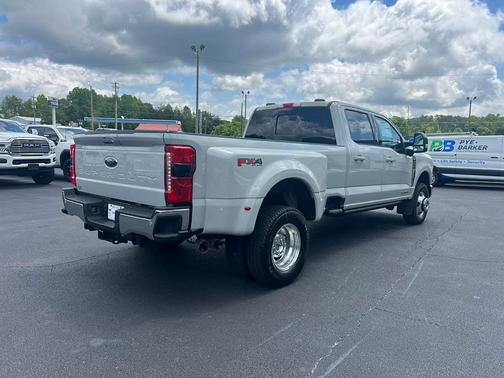 2025 Ford F-350 Lariat Super Duty