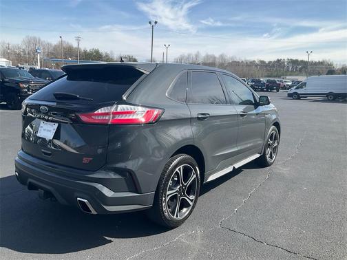2021 Ford Edge ST