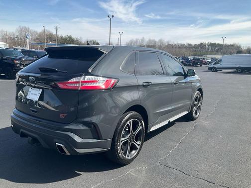 2021 Ford Edge ST