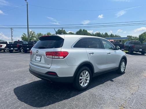 2016 Kia Sorento L