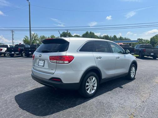 2016 Kia Sorento L
