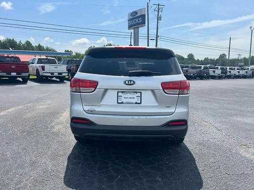 2016 Kia Sorento L