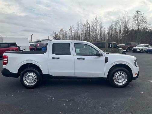 2025 Ford Maverick XL