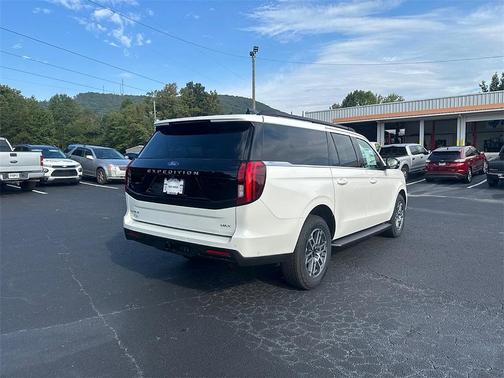 2025 Ford Expedition Max Active