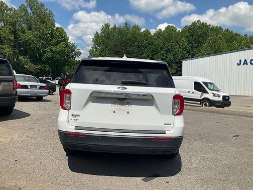Oxford White 2020 Ford Explorer XLT