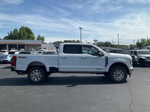 Oxford White 2026 Ford F-250 Lariat