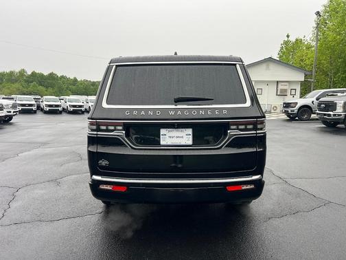 2024 Jeep Grand Wagoneer Base