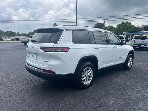 2022 Jeep Grand Cherokee L Laredo