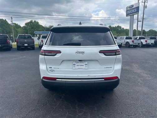 2022 Jeep Grand Cherokee L Laredo